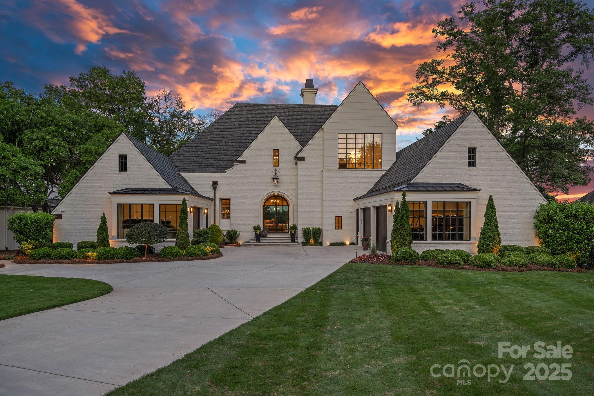 7861 Live Oaks Drive