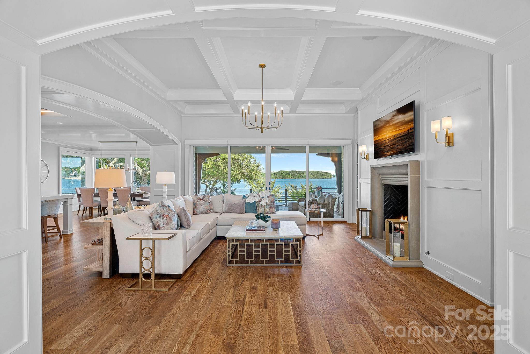 7861 Live Oaks Drive