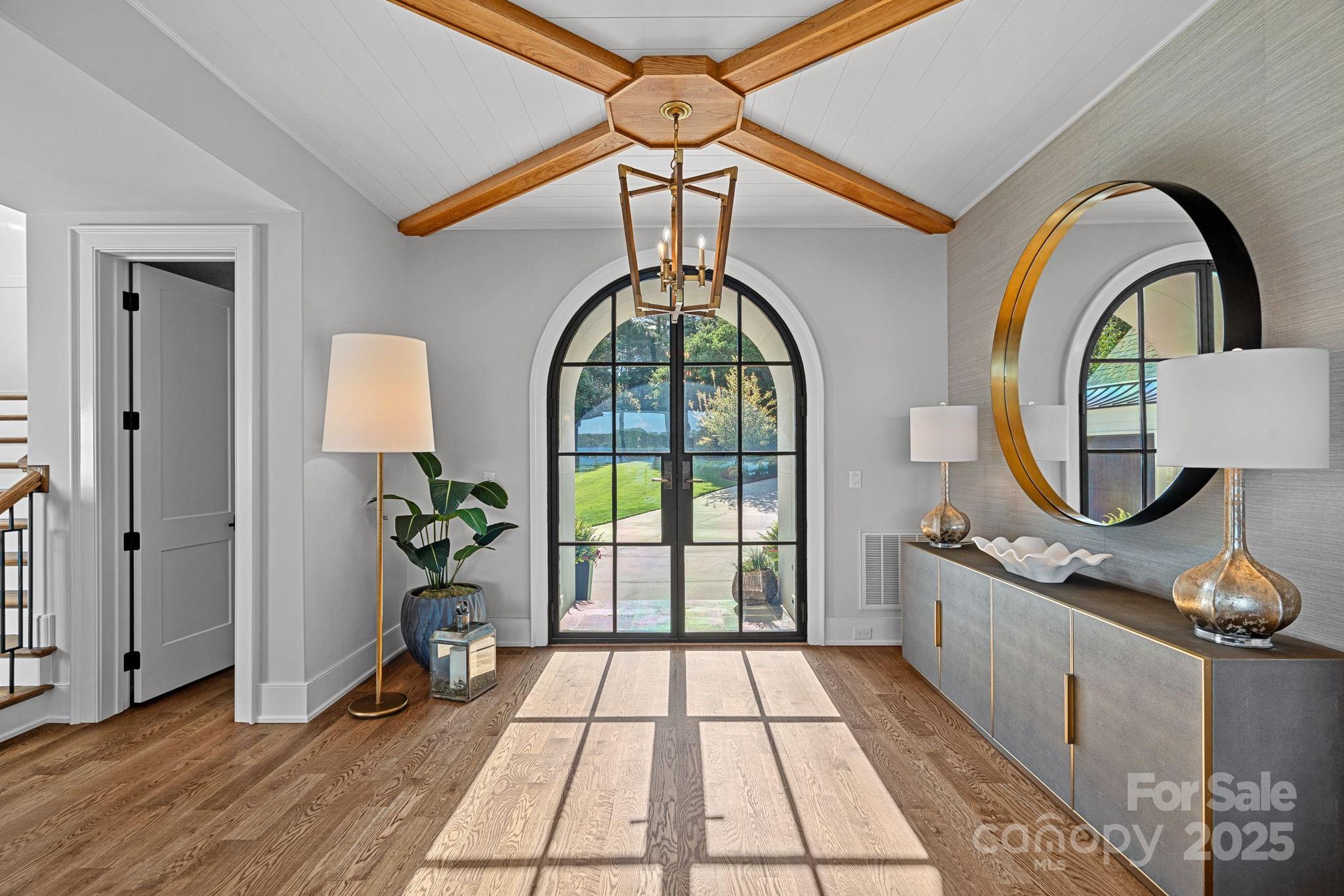 7861 Live Oaks Drive