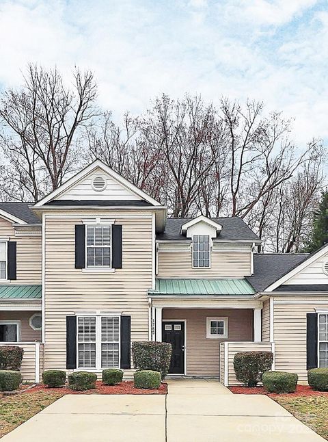 1765 Holliford Court Charlotte NC 28215