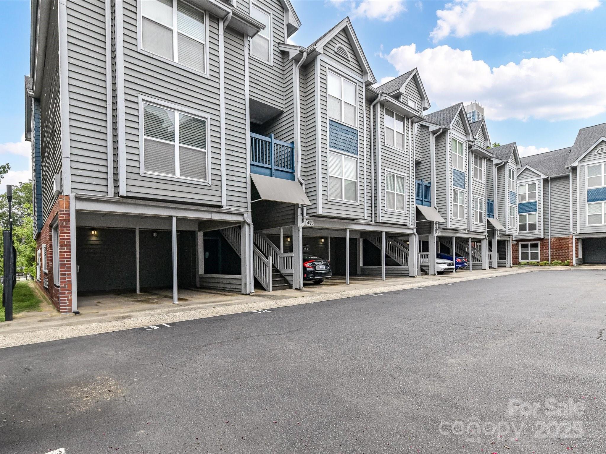509 N Graham Street 2L
