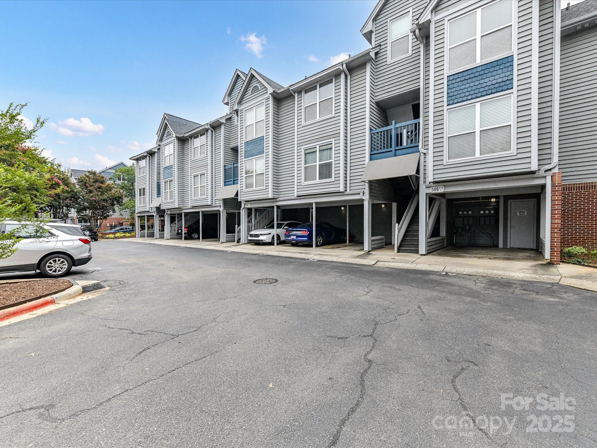509 N Graham Street 2L