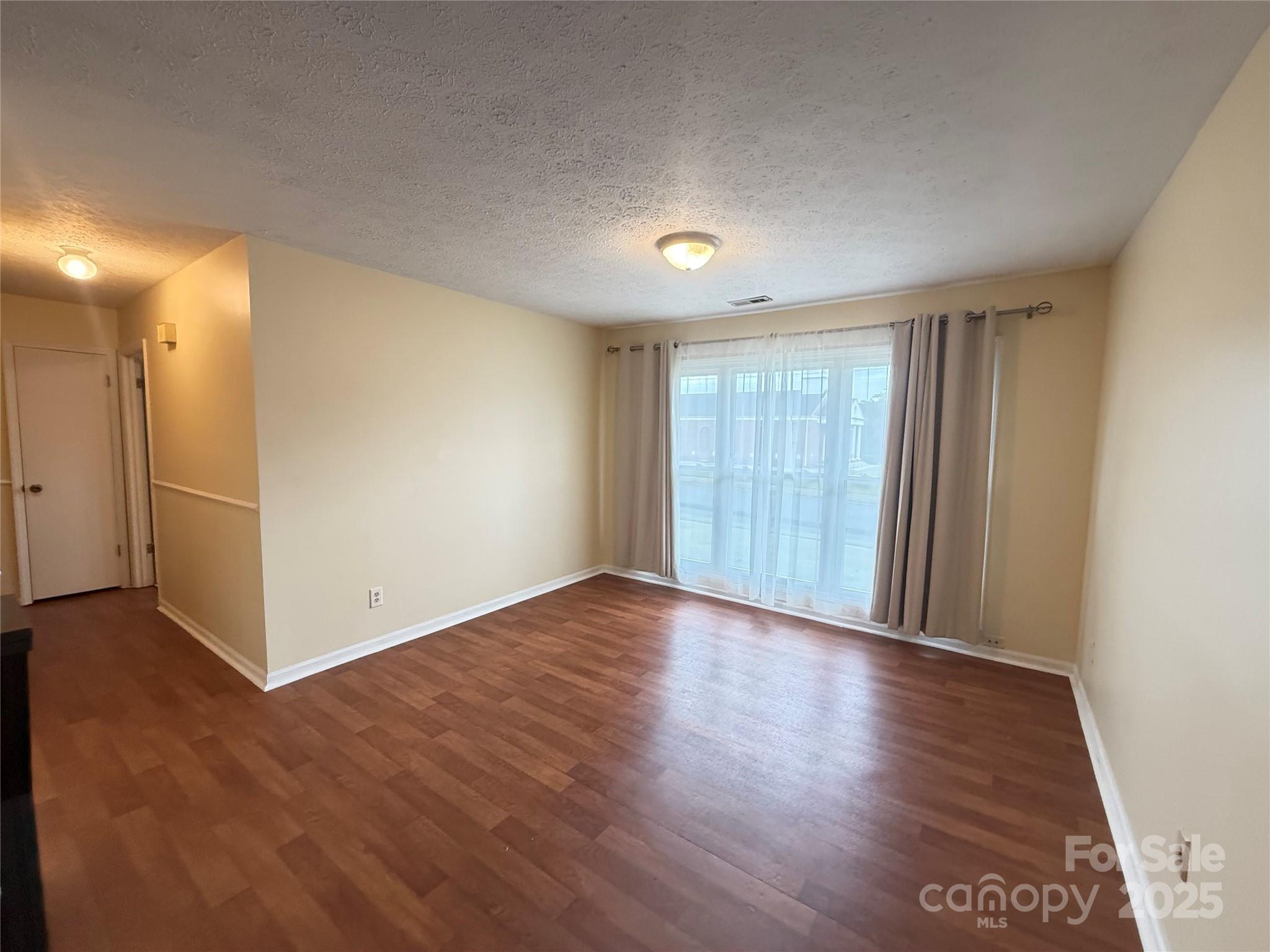 300 N Watterson Street