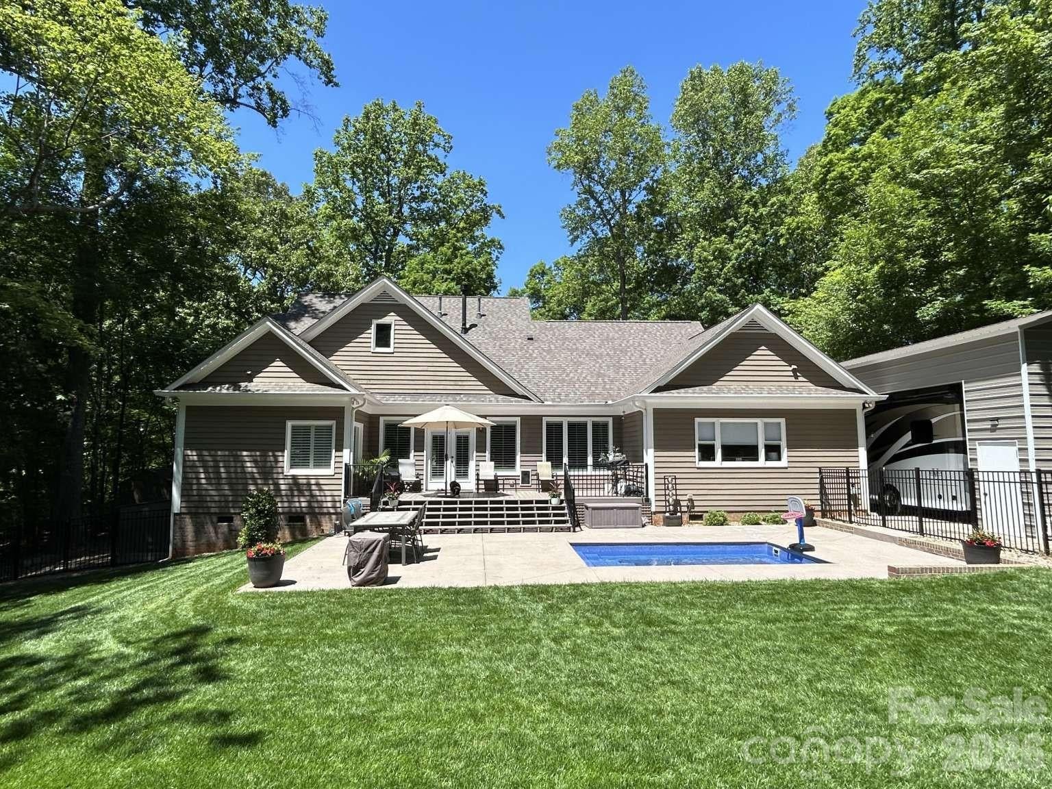 8152 Deep Water Lane