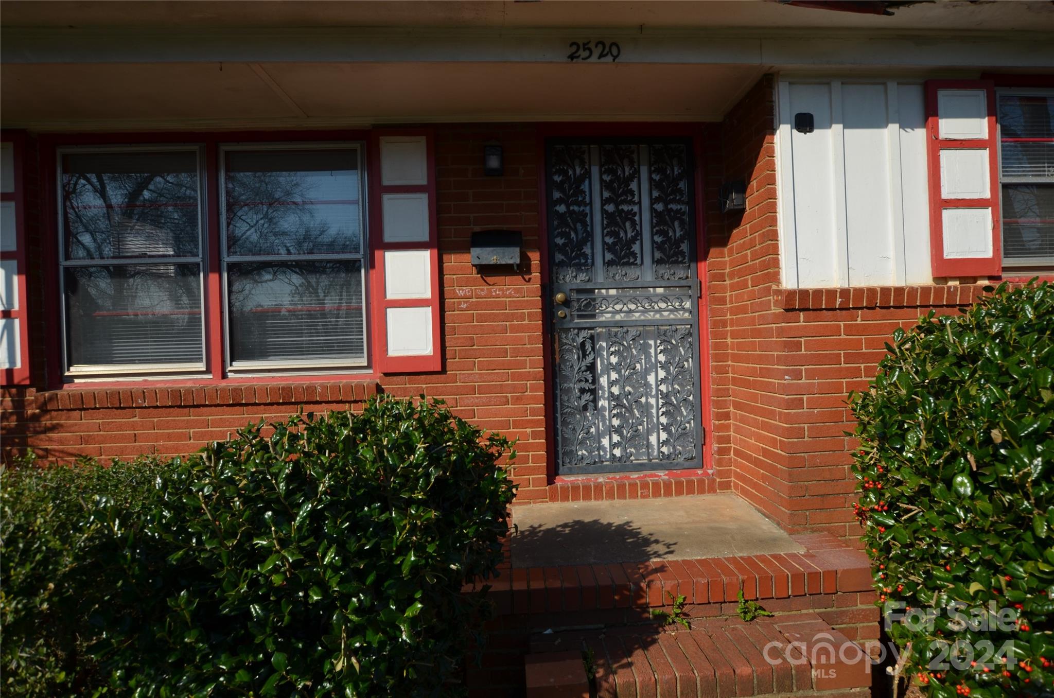 Pinecrest - Residential