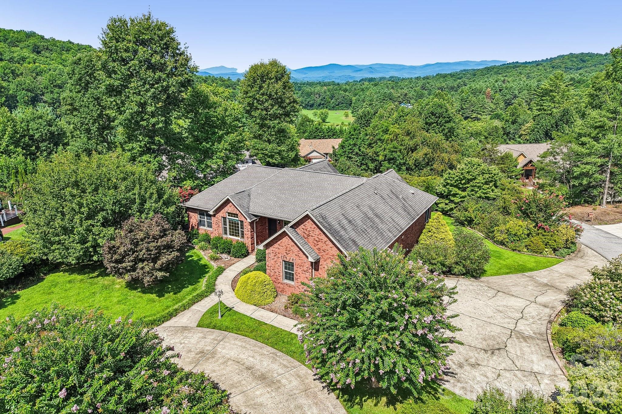 28 Tudor Crescent Court