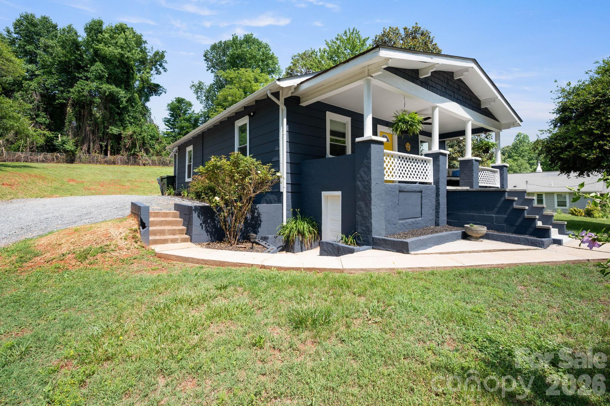 147 N Hillside Street