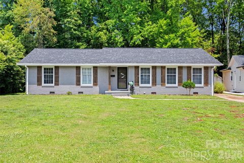 Photo of 5731 Brookhaven Road, Charlotte, NC 28210 (MLS # 4394881)