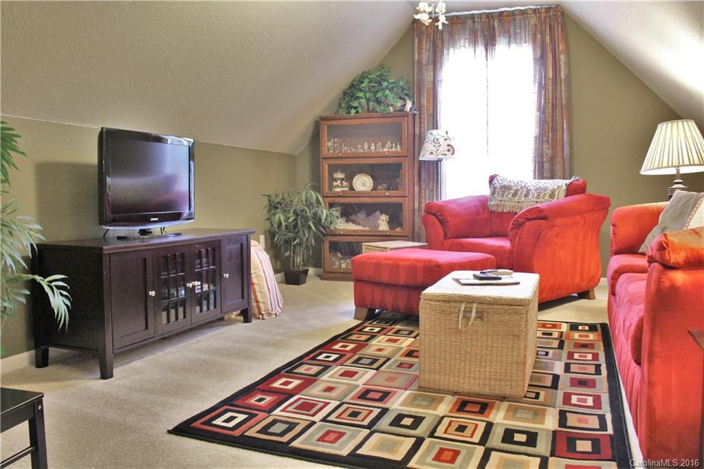 Mill Creek Falls - Residential