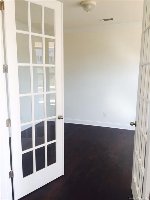 Cobblestone Manor - Residential