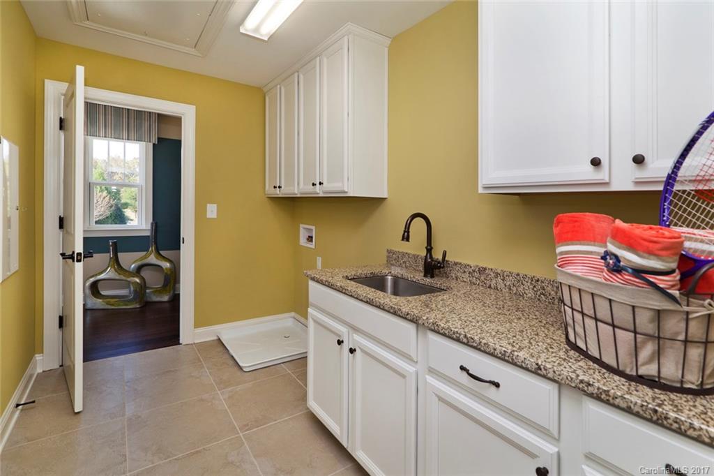 Cobblestone Manor - Residential