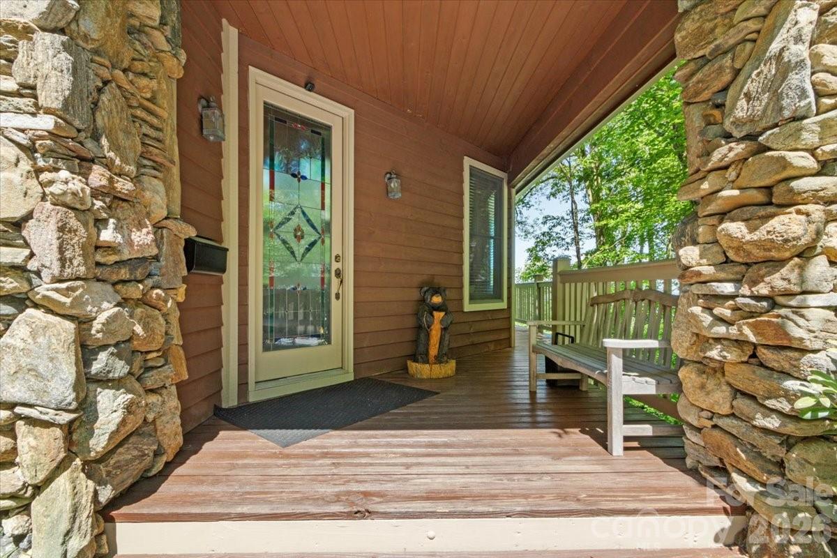 15 Ivy Point Lane