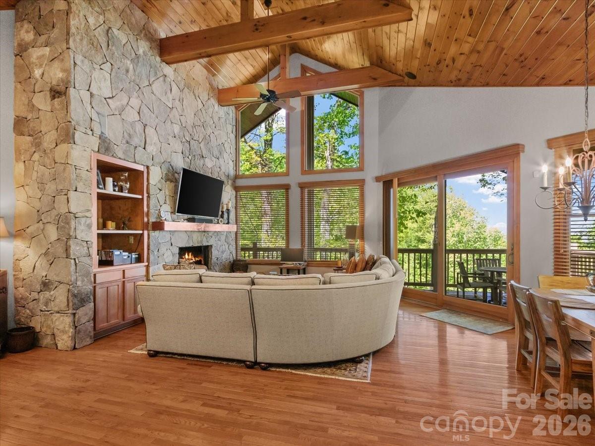 15 Ivy Point Lane