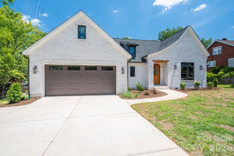 Photo of 526 N Aspen Street, Lincolnton, NC 28092 (MLS # 4403204)