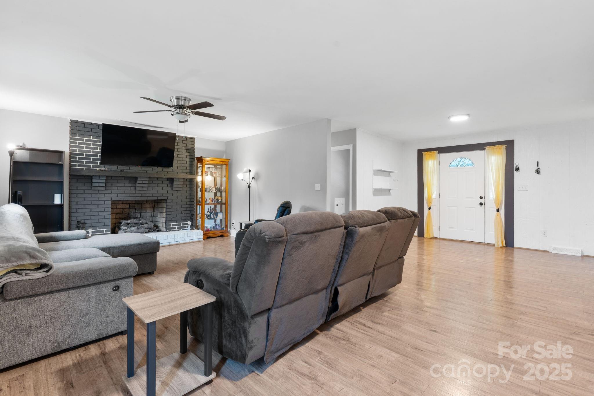 1660 High Meadow Lane