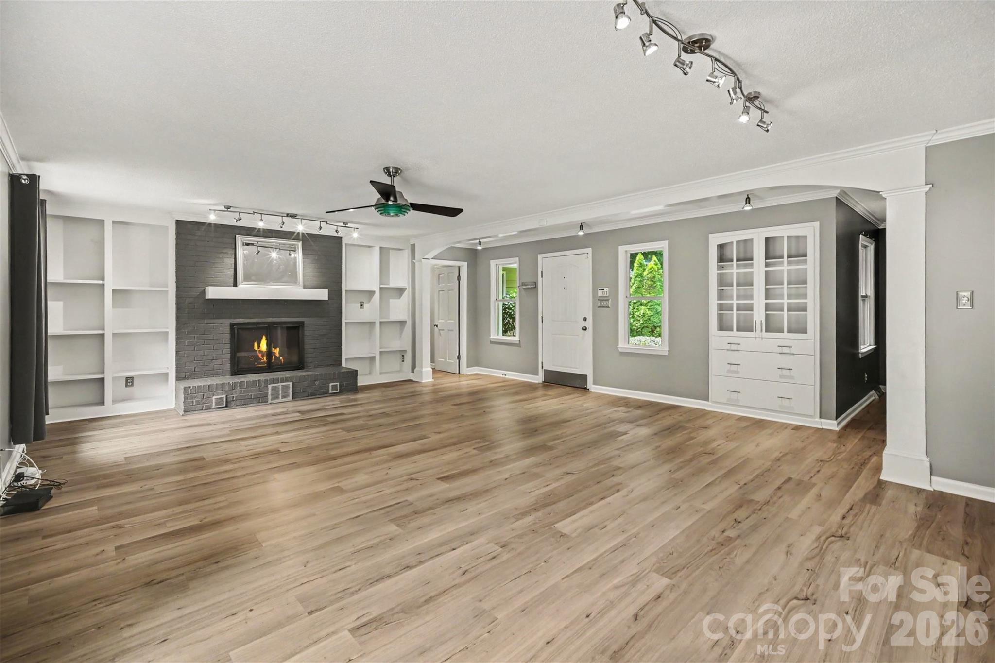 519 Raintree Drive