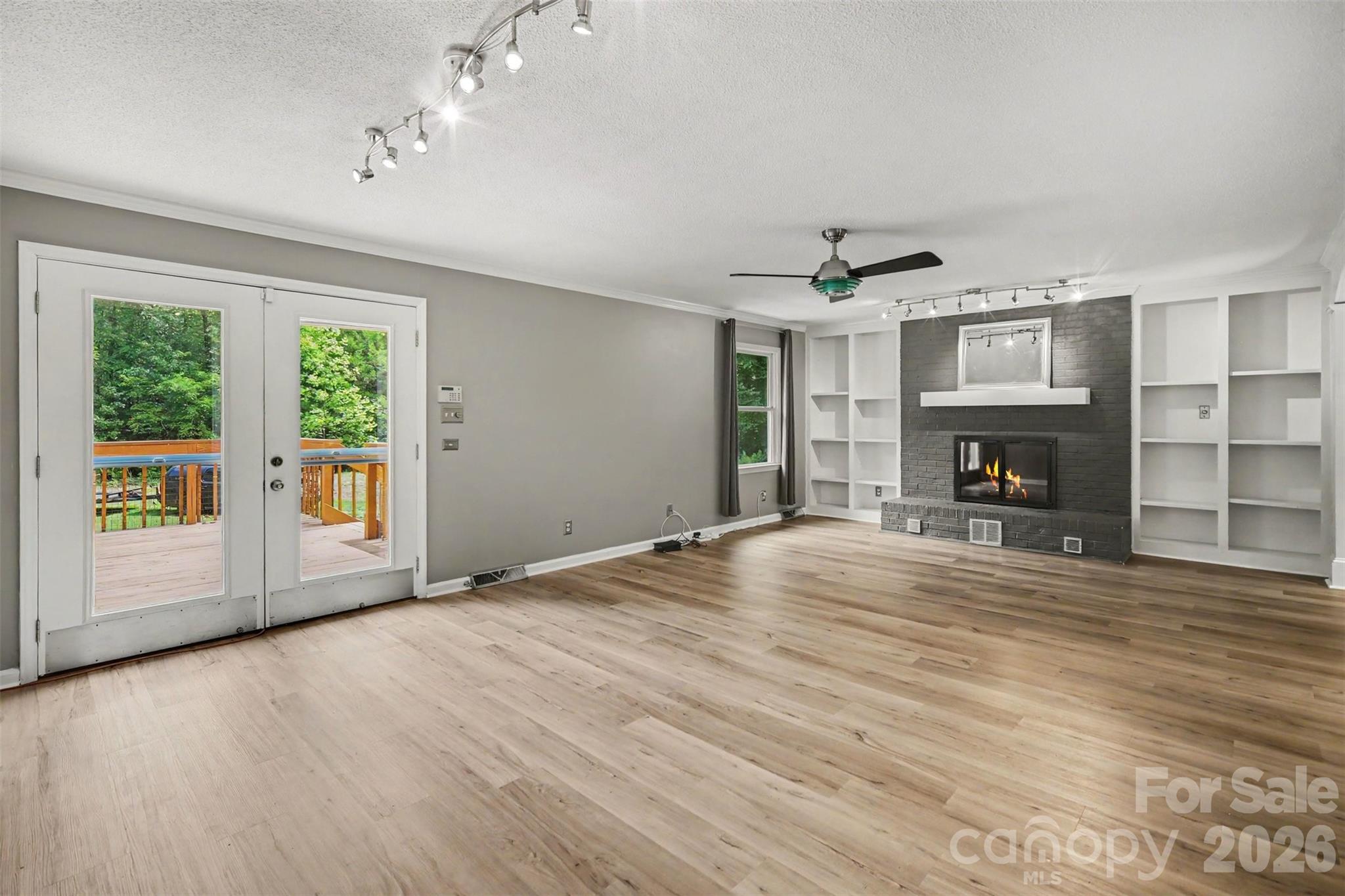 519 Raintree Drive
