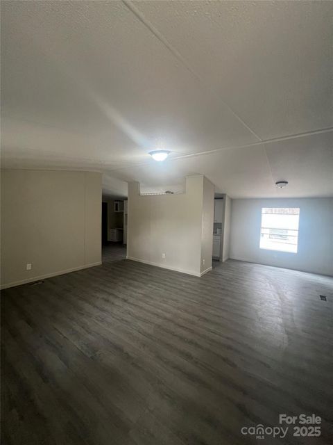 MLS: 4229296