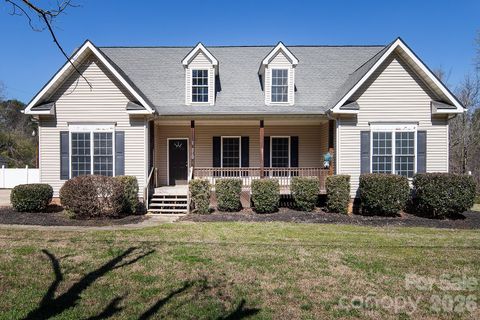 Photo of 13219 Asbury Chapel Road, Huntersville, NC 28078 (MLS # 4360710)