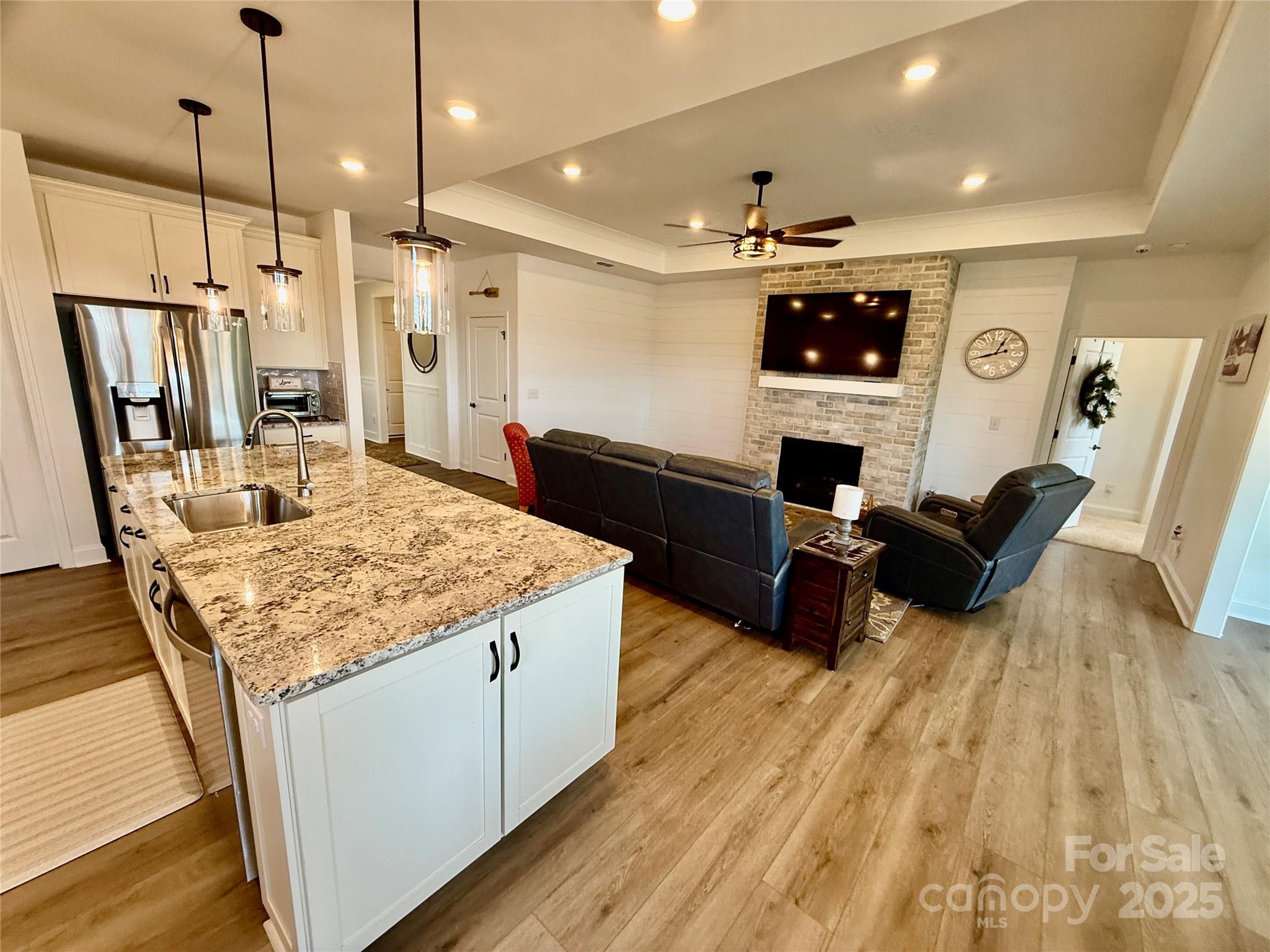 1949 Sparkling Stream Drive