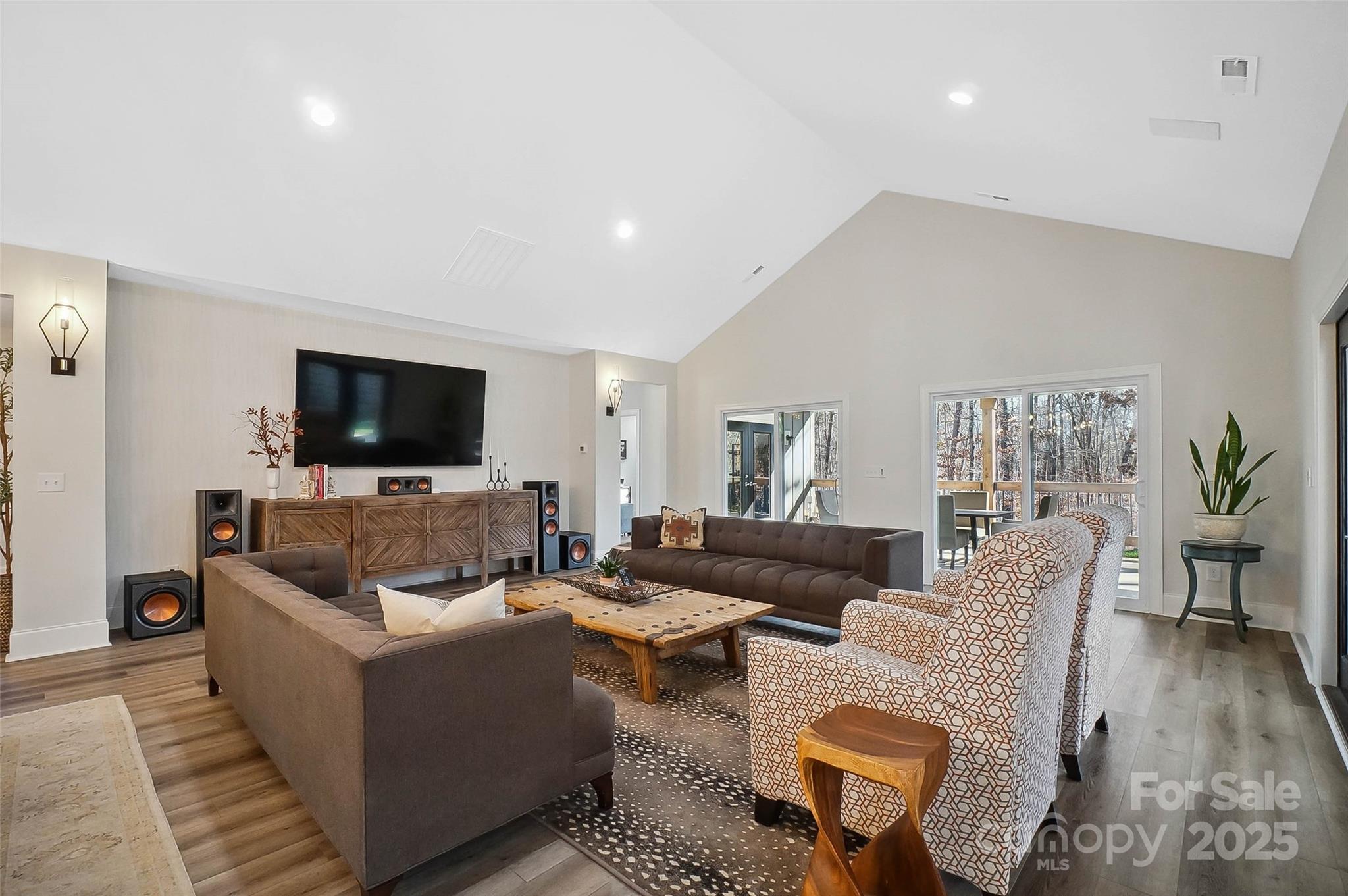 324 Patternote Road