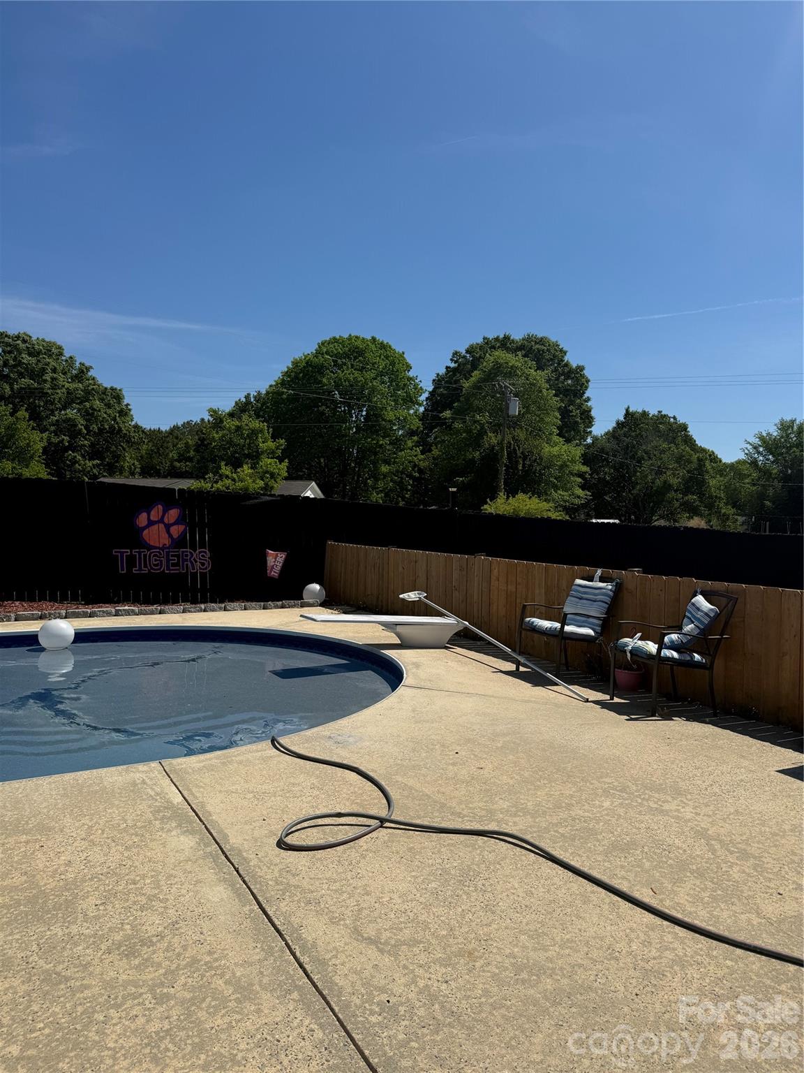 1087 Greenbriar Drive