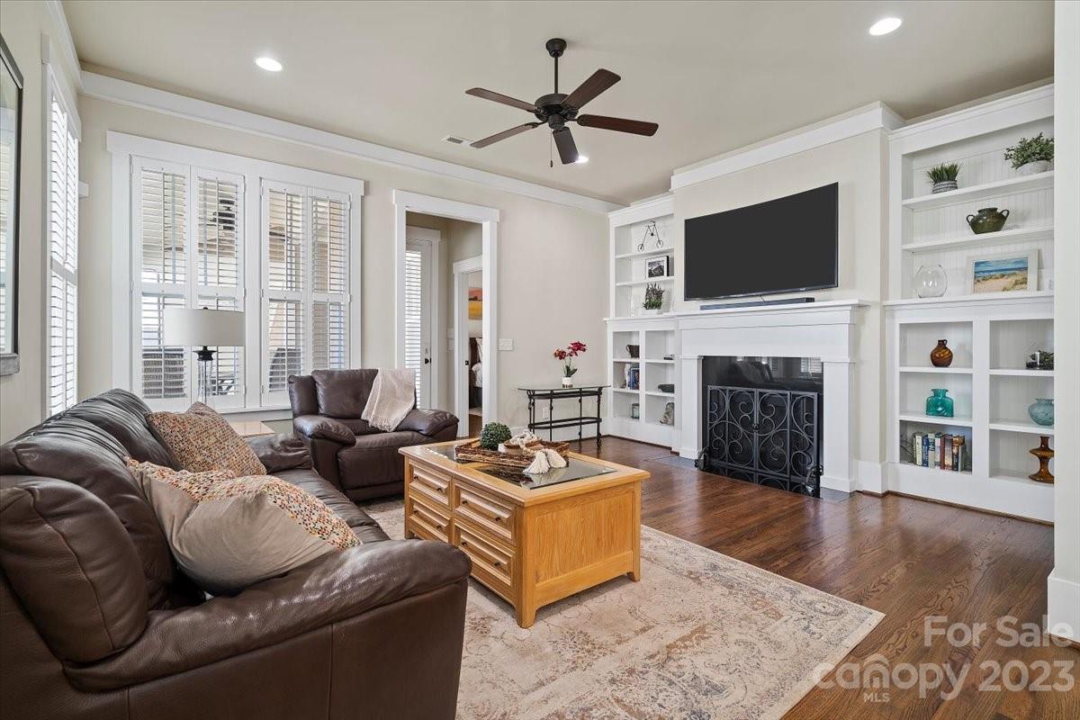 Riverwalk - Residential