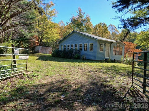 Photo of 11 Melrose Lake Road, Saluda, NC 28773 (MLS # 4433120)
