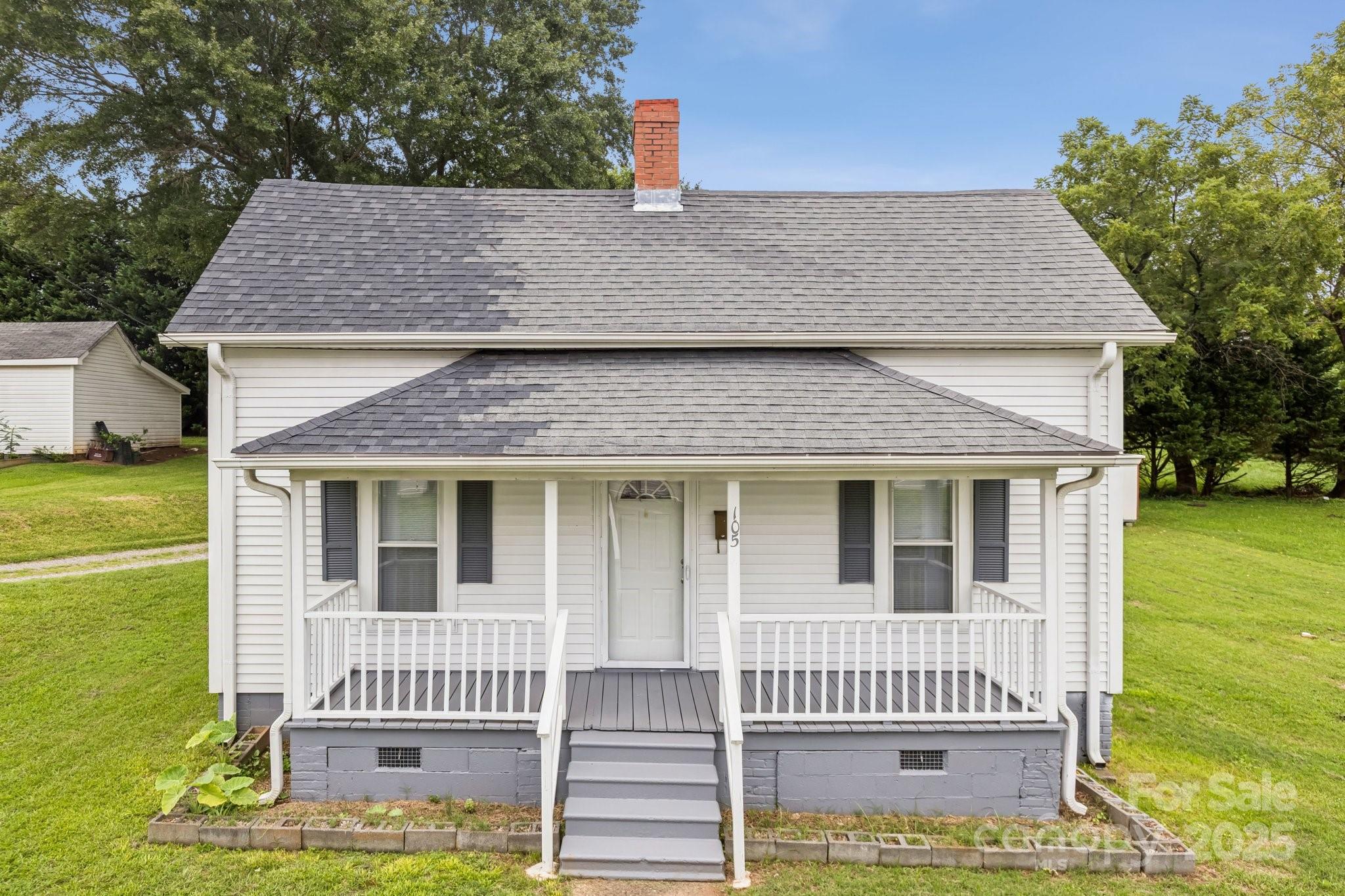 105 E Catawba Street E