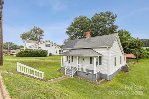 Photo of 105 E Catawba Street E, Belmont, NC 28012 (MLS # 4295162)