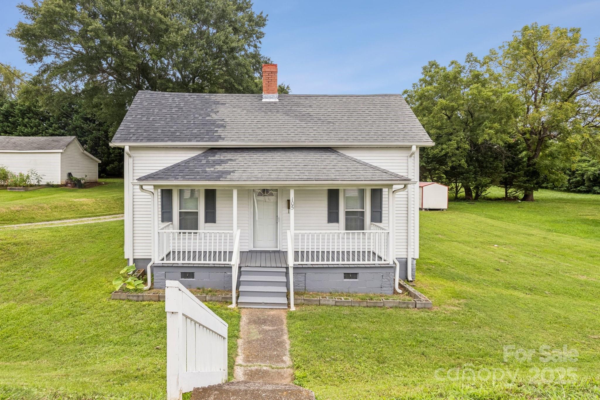 105 E Catawba Street E