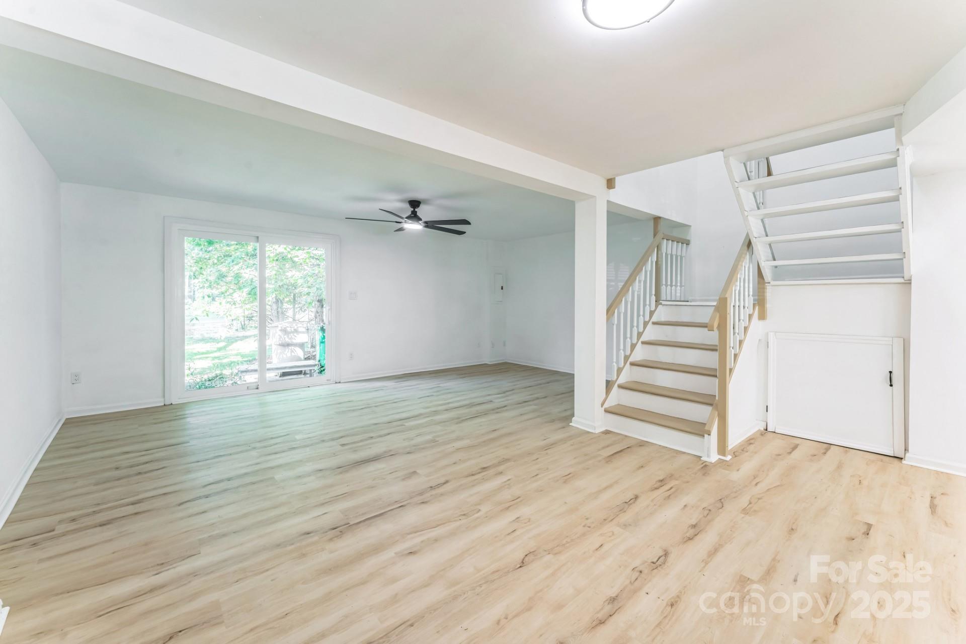 5226 Fair Wind Lane
