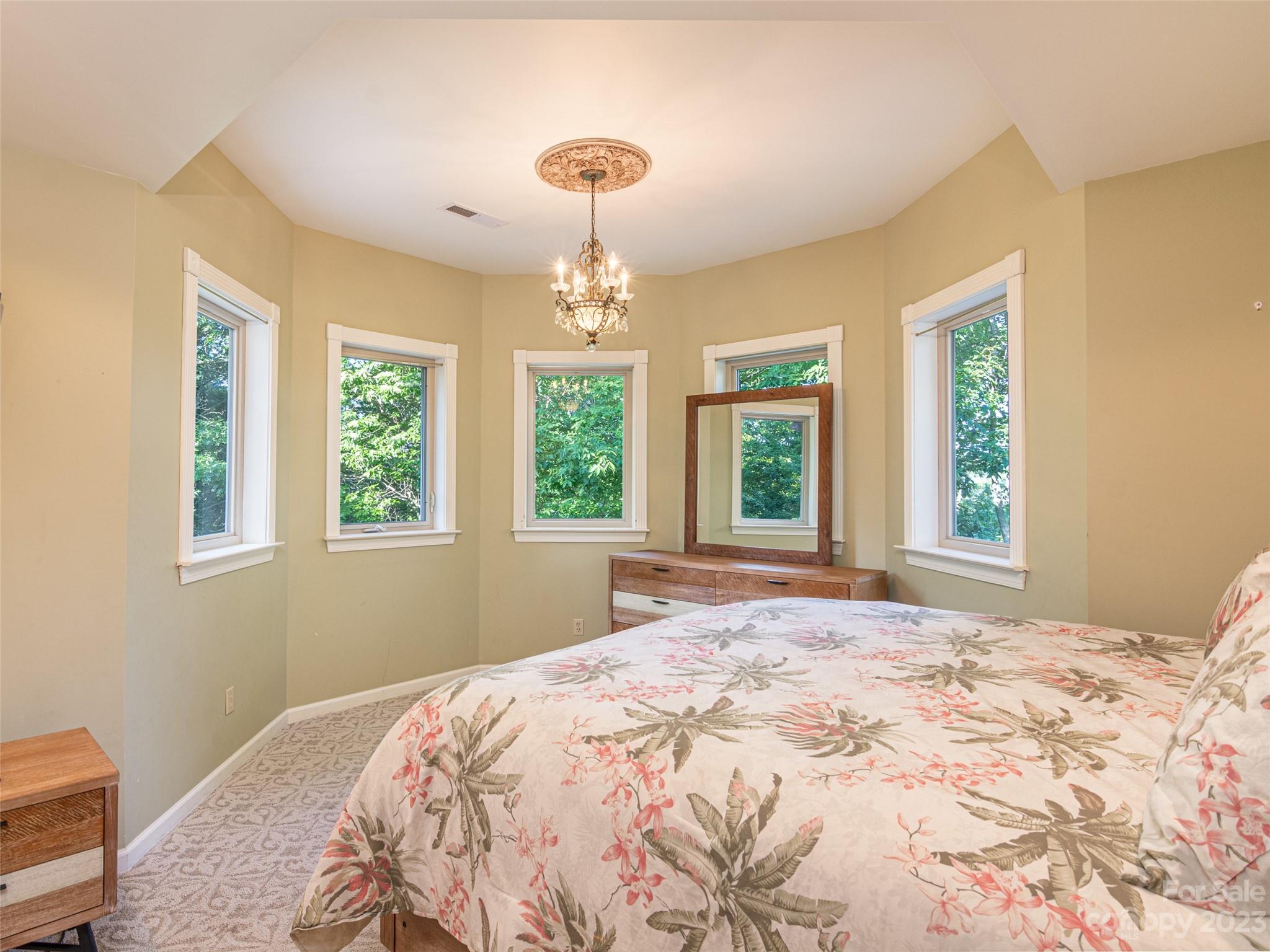 Roundtree Ridge - Residential