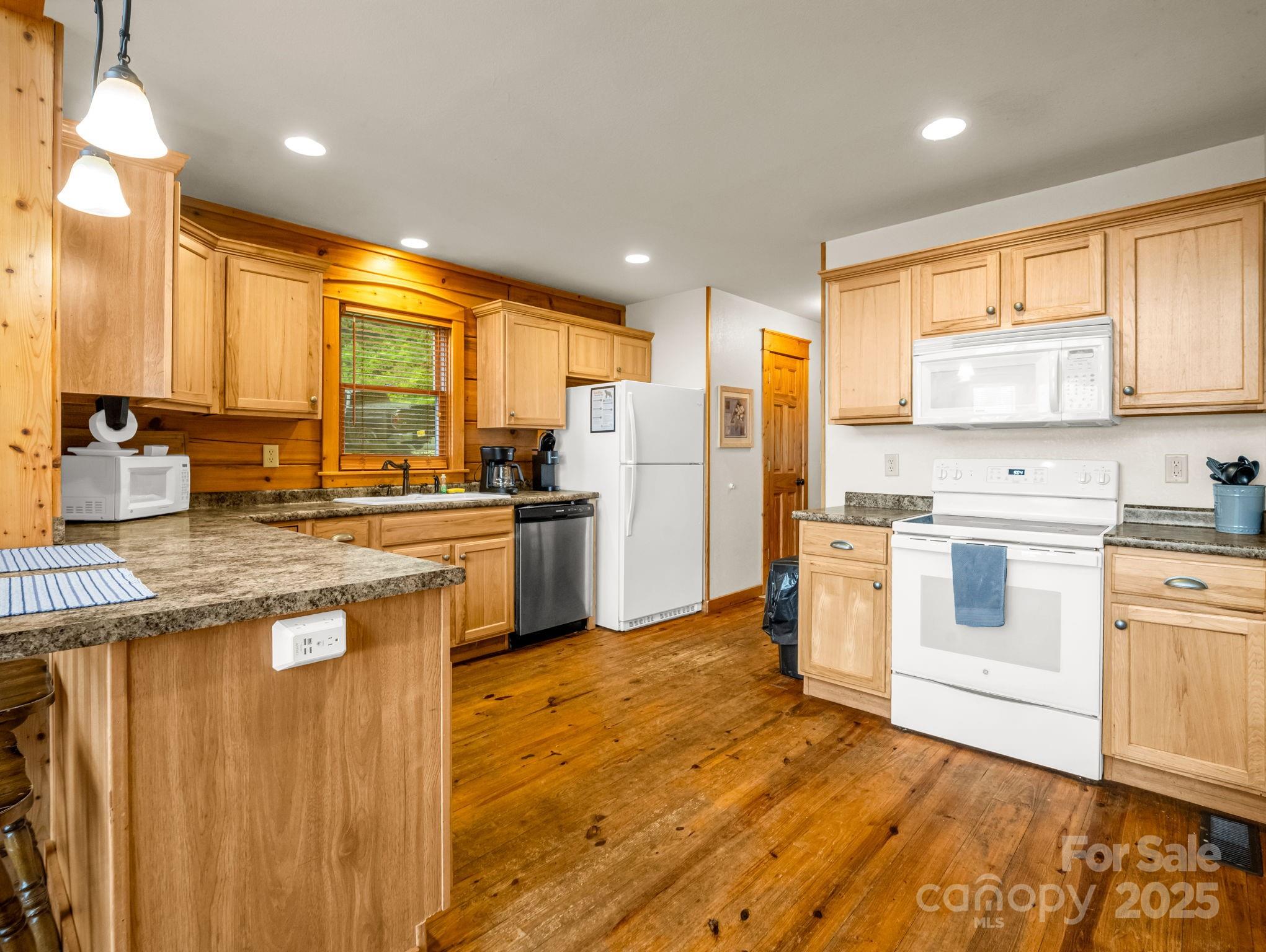 161 Scenic Wolf Drive