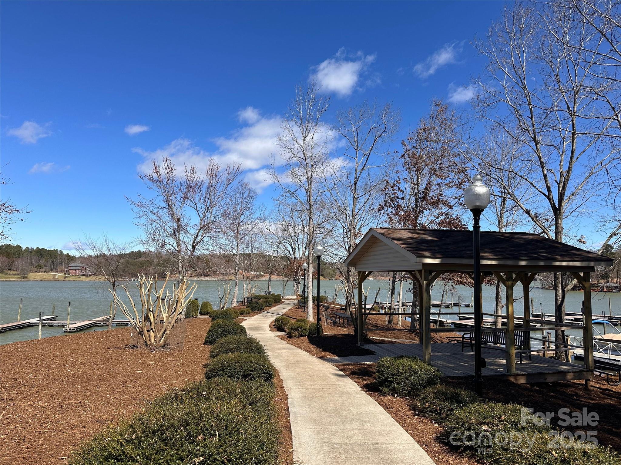 Paradise Harbor - Land