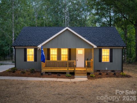 Photo of 320 Sharon Road, York, SC 29745 (MLS # 4369530)