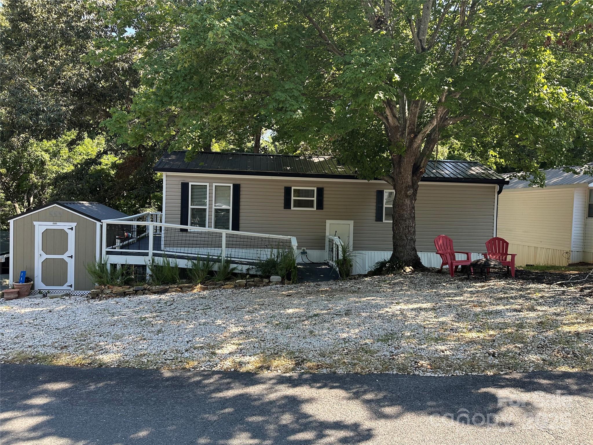 114 Meadowview Circle