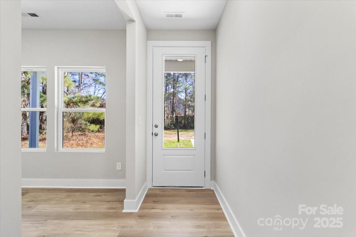 1699 Mission Oaks Street