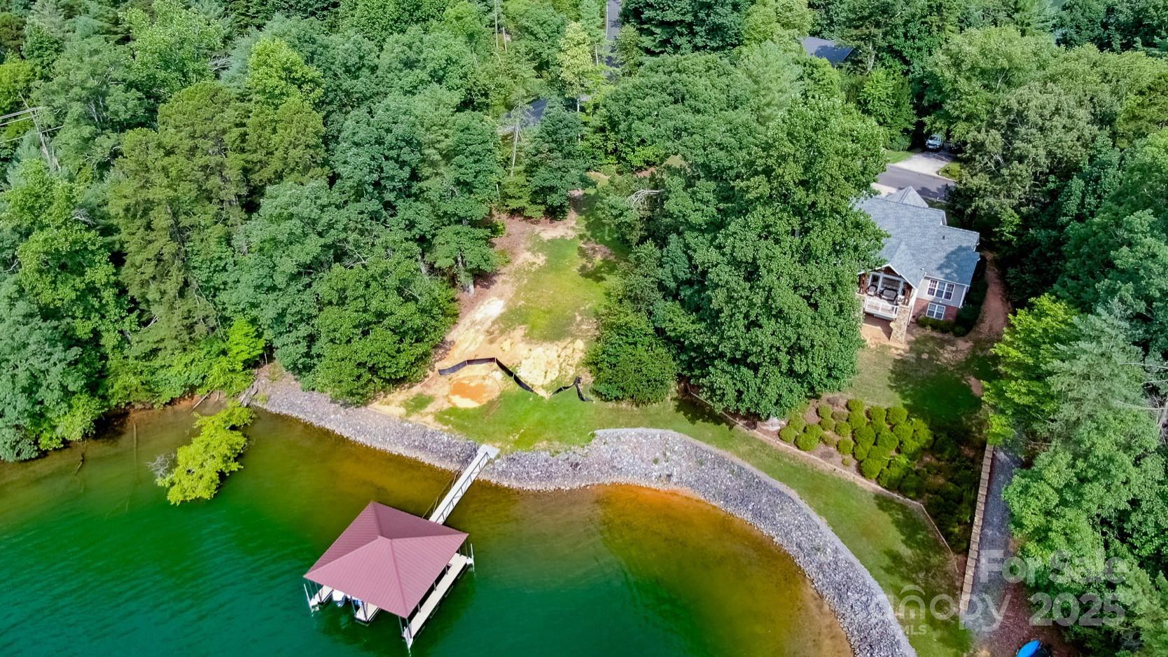 2715 Lakeridge Court