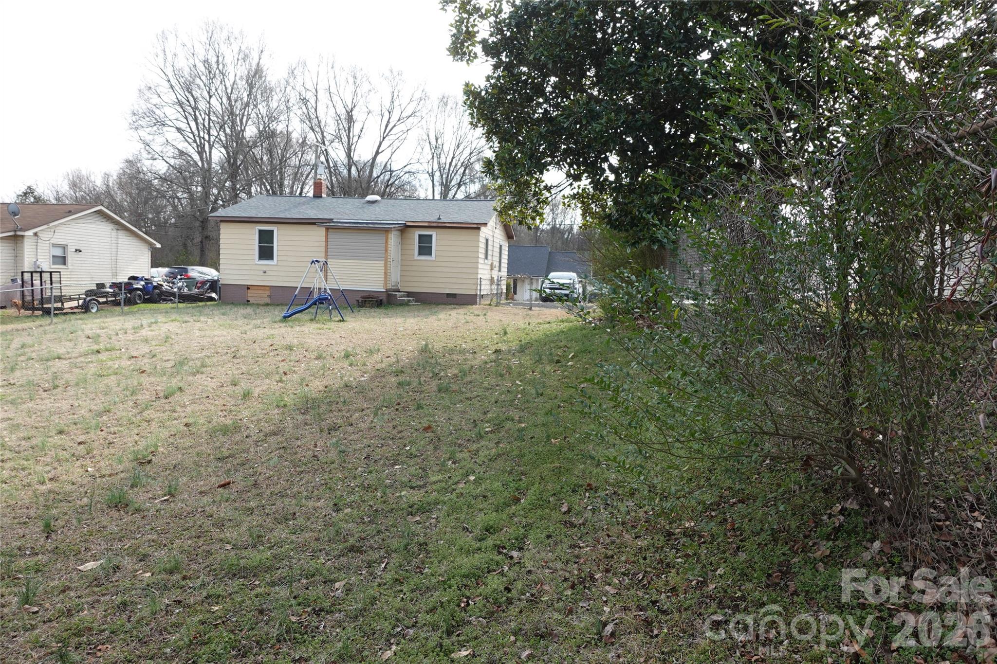 155 Robbins Street SW