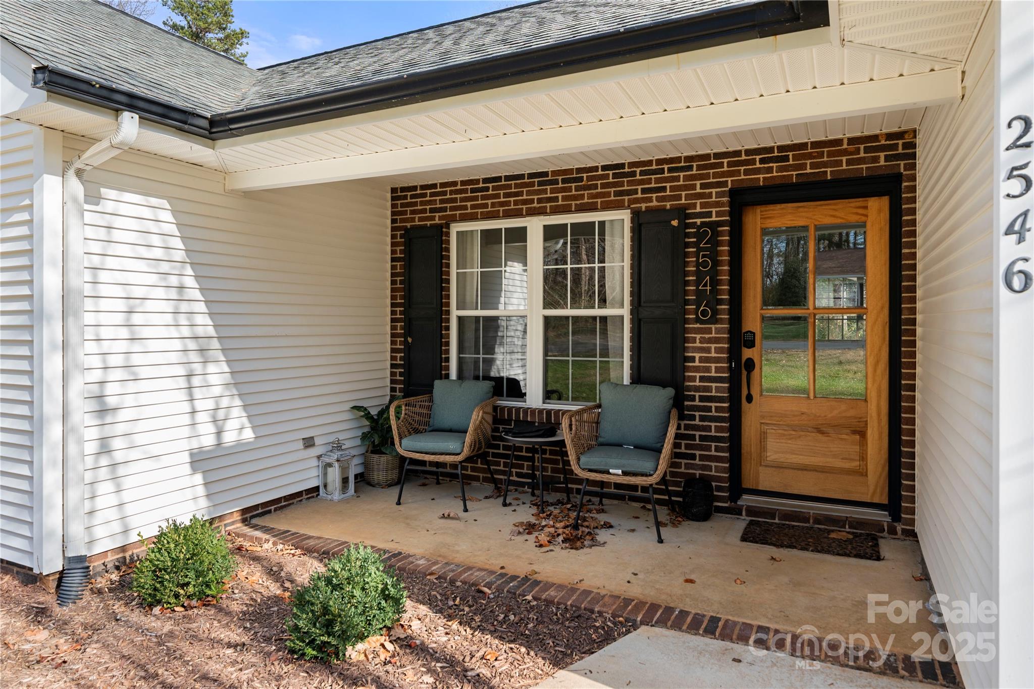 2546 Las Brisas Lane