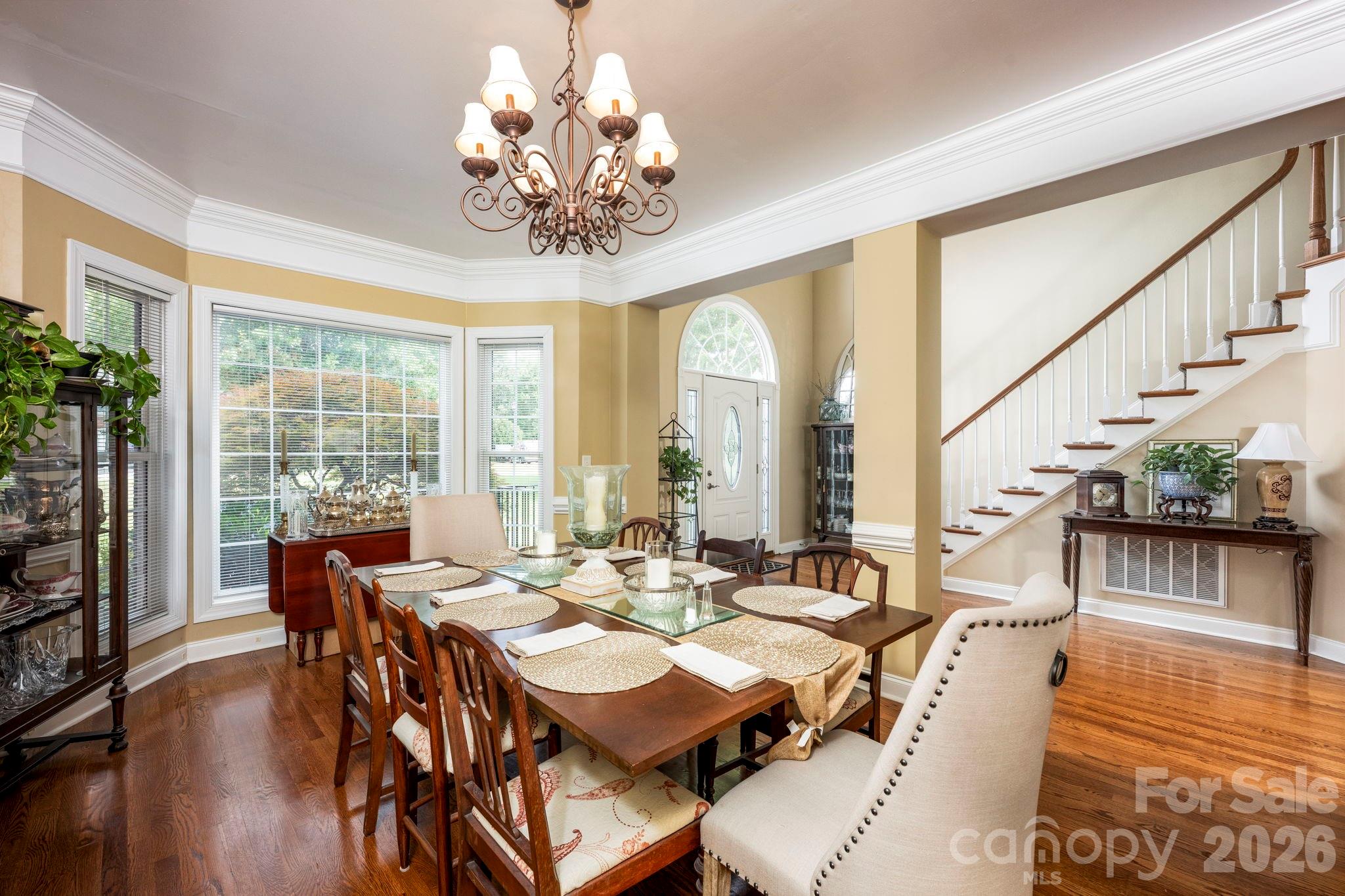 5523 Weavers Row