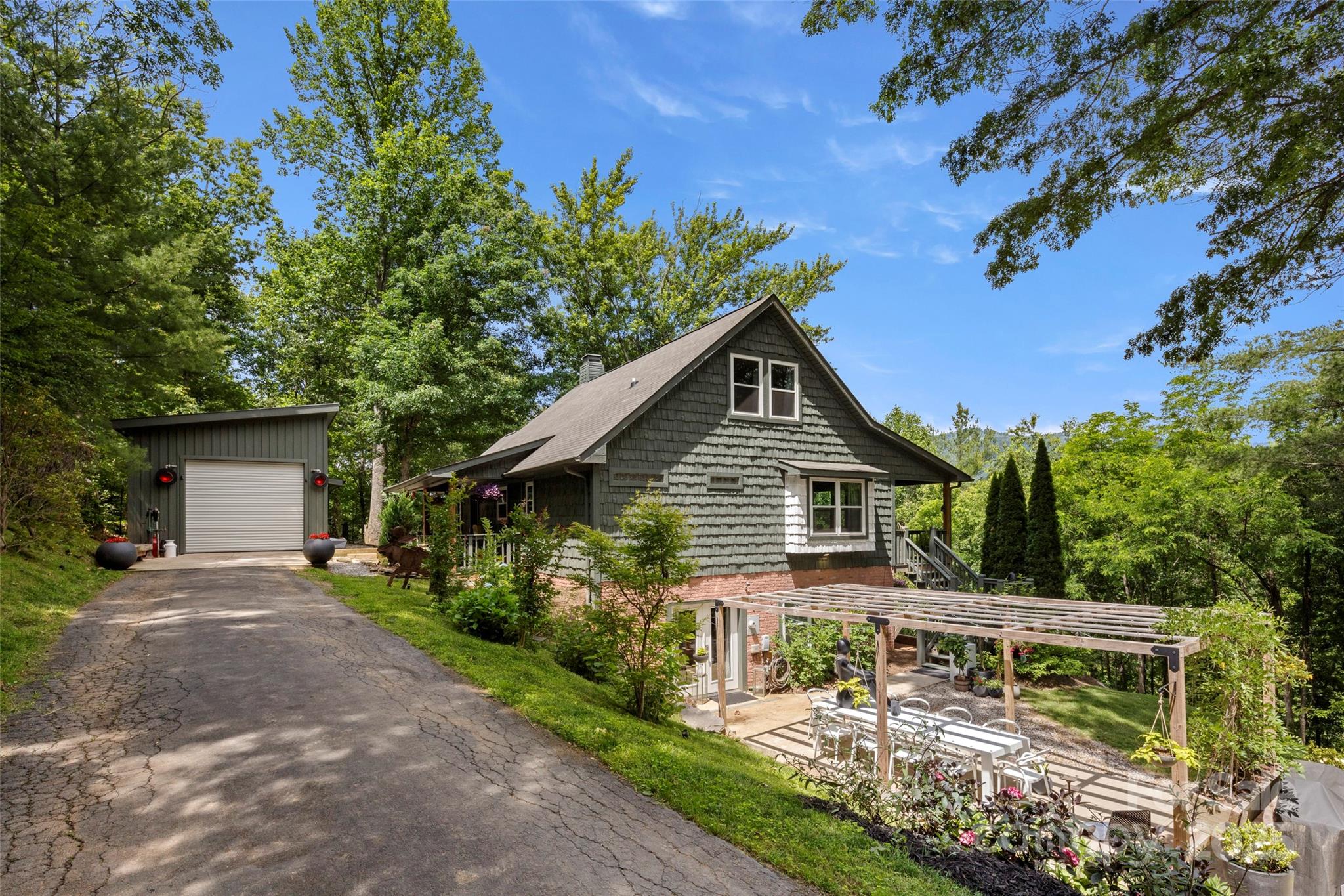 218 Hamlet Drive