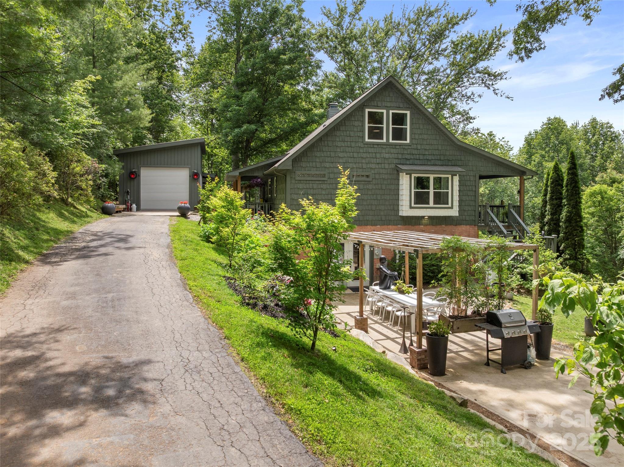 218 Hamlet Drive
