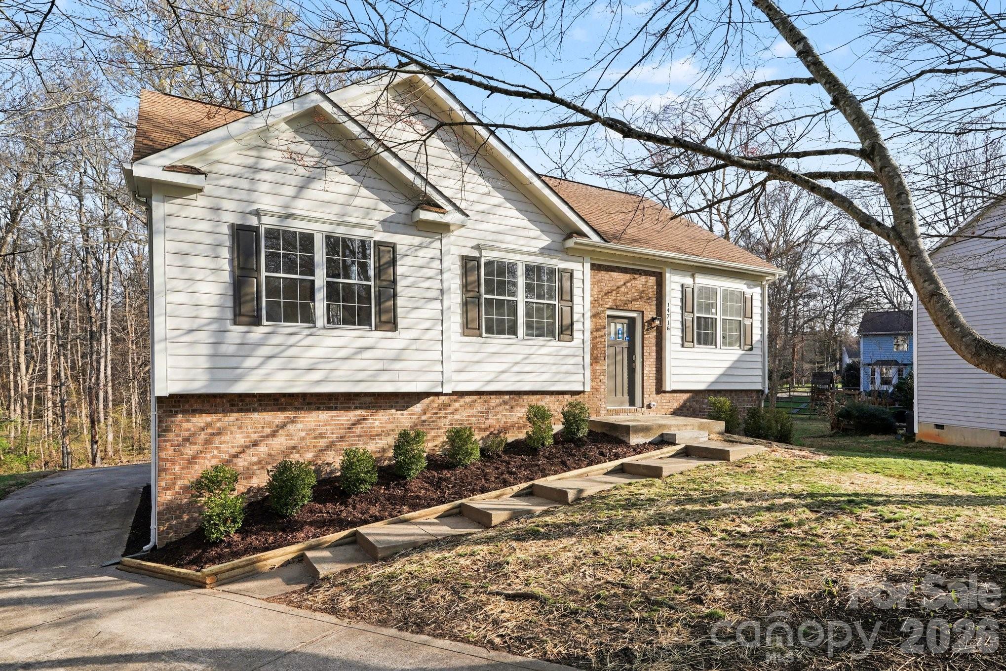 Woodside Falls - Residential