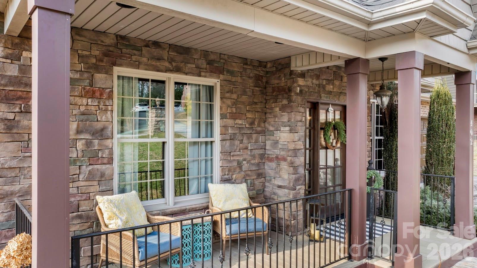 402 Golfview Court SE