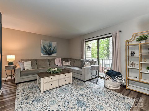1615 Merry Oaks Road Charlotte NC 28205