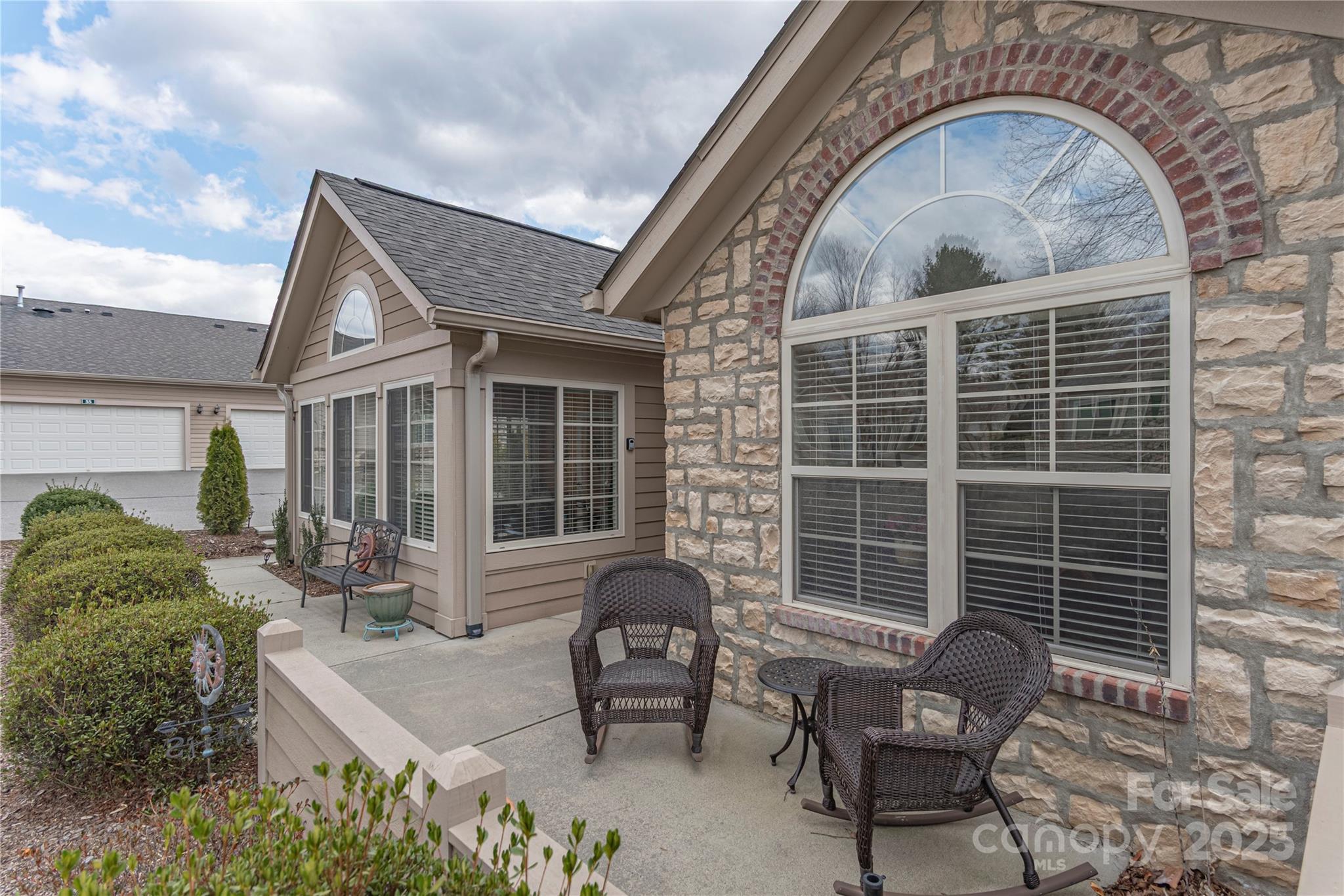 39 Mountain Meadow Circle