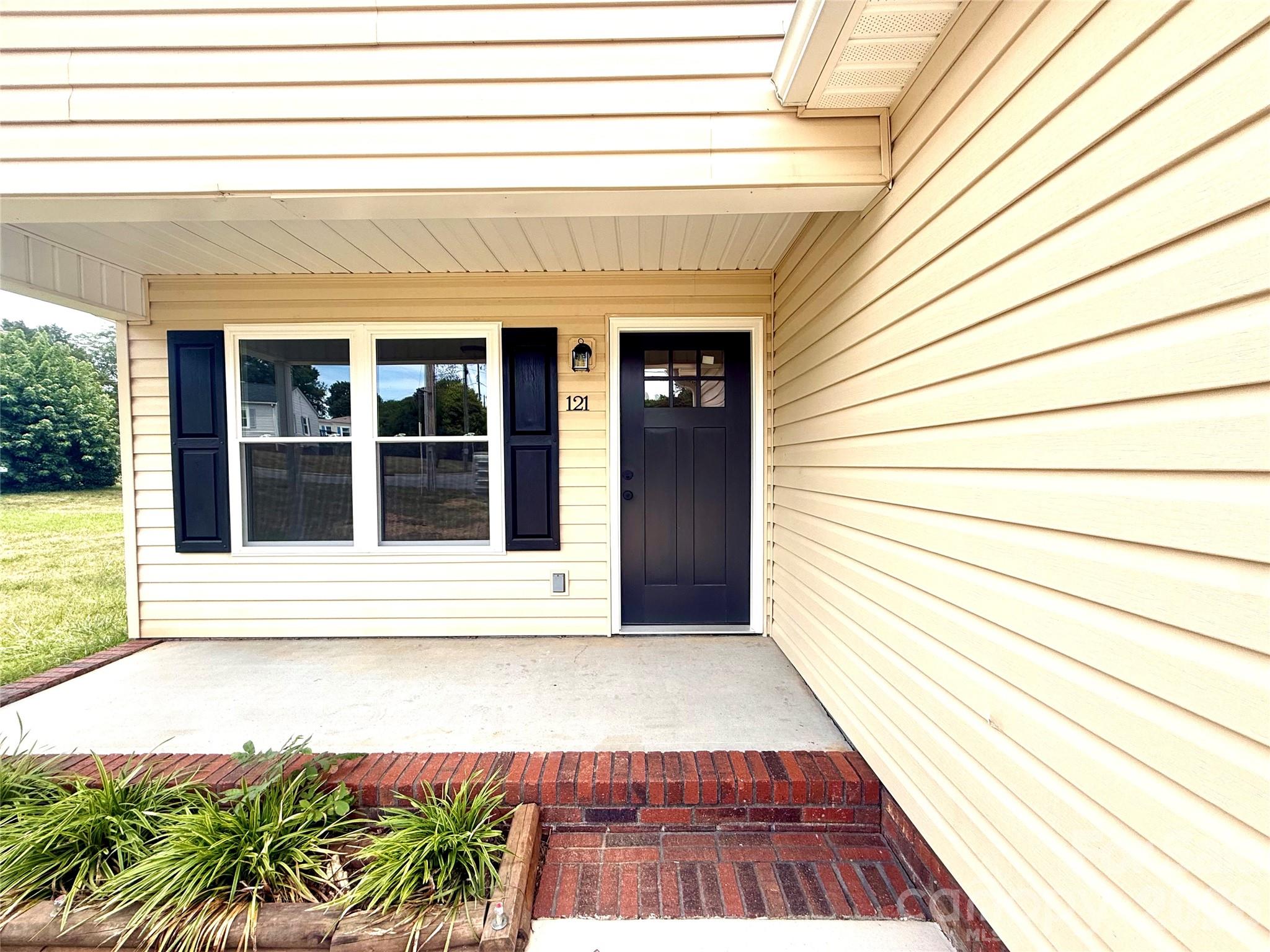 121 S Beaver Street
