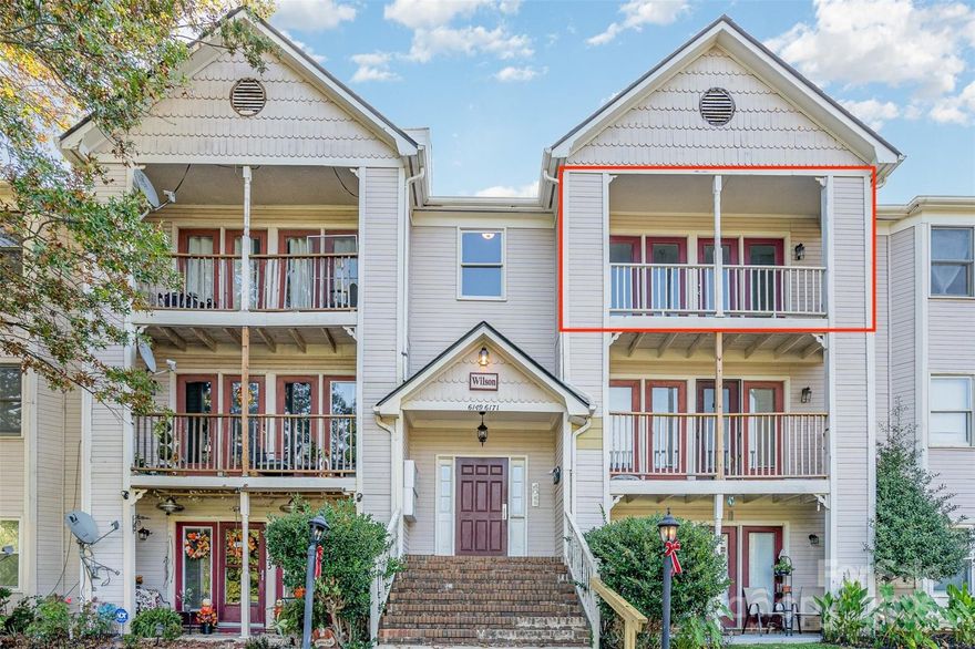 Welcome to your new home in Charlotte! This move-in ready condo has been recently updated and is waiting for you. Step inside to discover a bright and airy open floor plan living room, flooded with natural light from large windows. This well-appointed home features two spacious bedrooms and two full bathrooms, providing both comfort and convenience. The kitchen is complete with all new appliances, making it a joy to prepare meals. This versatile property presents a fantastic opportunity, whether you're looking for a perfect owner-occupied residence or a solid investment to add to your portfolio. Don't miss your chance to own this low-maintenance gem in a convenient location.